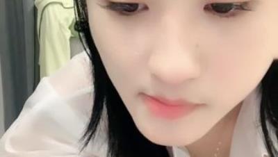 校花来了！好漂亮好甜美，清纯反差小姐姐【云妹妹】自慰！一字马！好想进入她