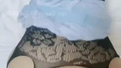 熟女控，乱伦大神【梦想是母姨双飞】付费钻石贴①，和两个骚货在帐篷里欢爱