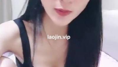 33岁的孤独御姐，大长腿，【心引】，饥渴了，约炮友回家，颜值高很有味道，狂干好几炮，彻底满足了才行