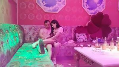 歌厅探花小贺_啪啪第一场_20210526_mkv封装