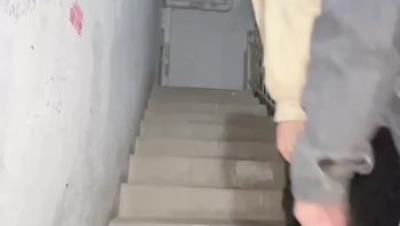 原创大神小姨子的秘密姐夫没给钱小姨子自立饭后跟踪出租屋监控拍下她200块口交卖身