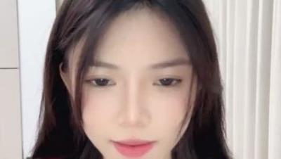 哇 好嫩 气质校花长相甜美【咪咪酱】极品身材大长腿皮肤好百褶 逼毛稀疏有型嫩嫩的小穴敞开好粉 (1)
