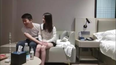 小祁探花经典作之白皙天然呆0228仅一场软萌妹子天然呆东北大哥怕操坏听译字幕