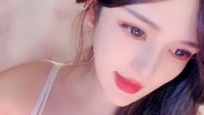 高颜值白领【蒲希】新人女神明星级别 全身雪白肌肤 真正的巨乳翘臀 逼毛性感粉嫩小穴 蛋蛋自慰流淫水 (2)