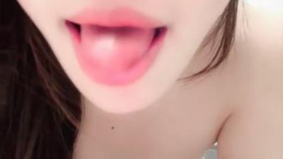 甜美校花下海【吧啦】S级身材全身白嫩 奶子圆圆的很有型 细腰翘臀 揉奶掰穴嫩嫩的 看了一晚上睡不着 (3)